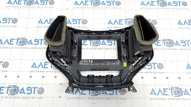 Frame of radio with air ducts Jeep Cherokee KL 19 - under the middle display, scratch, crack in fastening