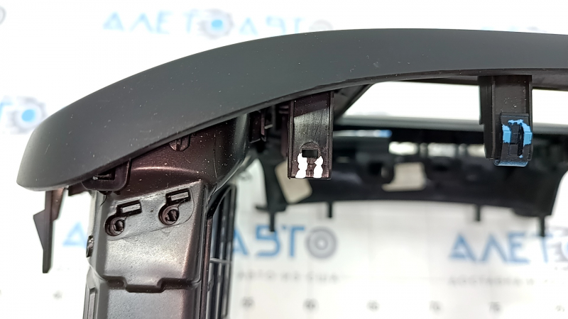Frame of radio with air ducts Jeep Cherokee KL 19 - under the middle display, scratch, crack in fastening