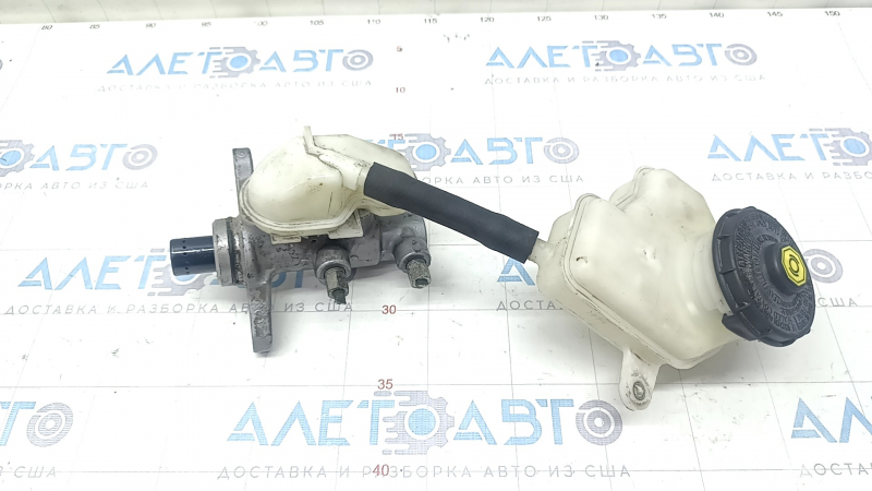 Honda CRV 12-16 AWD Brake Master Cylinder with 2 Reservoirs and Cap