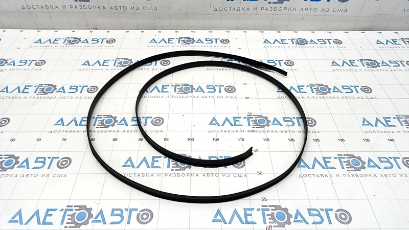 Roof and window trim seal left VW Touareg 11-17