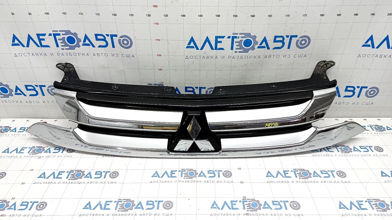 Radiator grill grill Mitsubishi Outlander 16-21 rest, sand