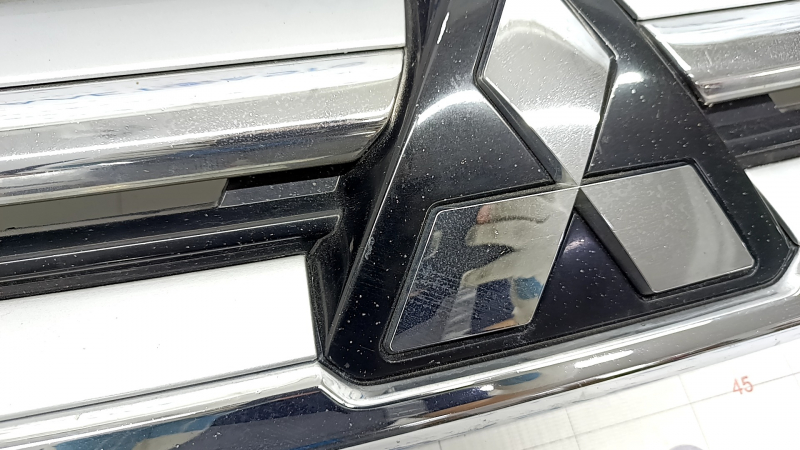 Radiator grill grill Mitsubishi Outlander 16-21 rest, sand