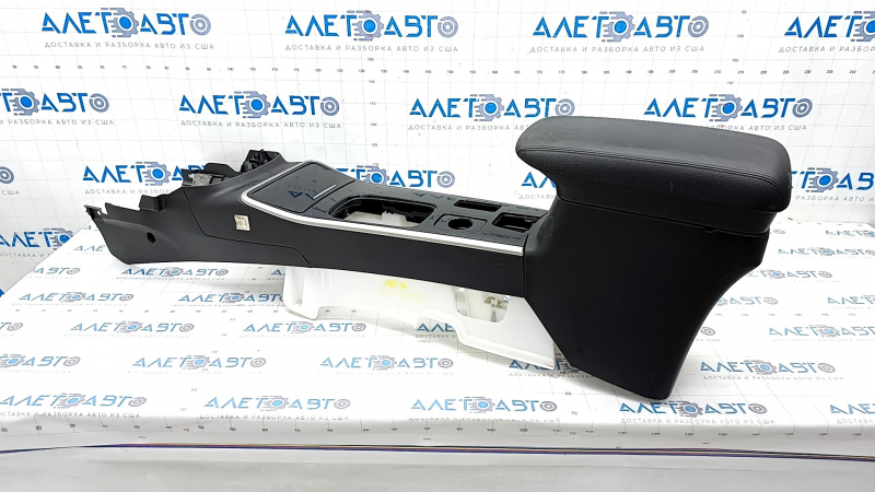 Central console armrest and cup holders Mitsubishi Outlander 16-21 rest, 4WD, black, scratches, for cleaning