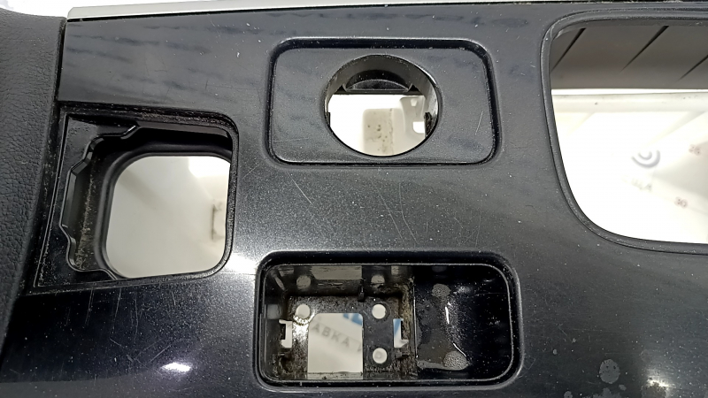 Central console armrest and cup holders Mitsubishi Outlander 16-21 rest, 4WD, black, scratches, for cleaning
