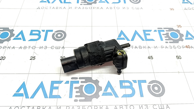 Audi Q5 8R 09-17 windshield washer motor broken tube