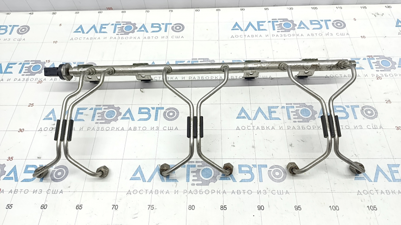 Fuel rail left BMW X5 F15 14-18 N55 with sensor