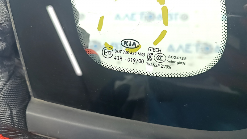 Window blind glass rear left Kia Optima 16- petrol, scratches
