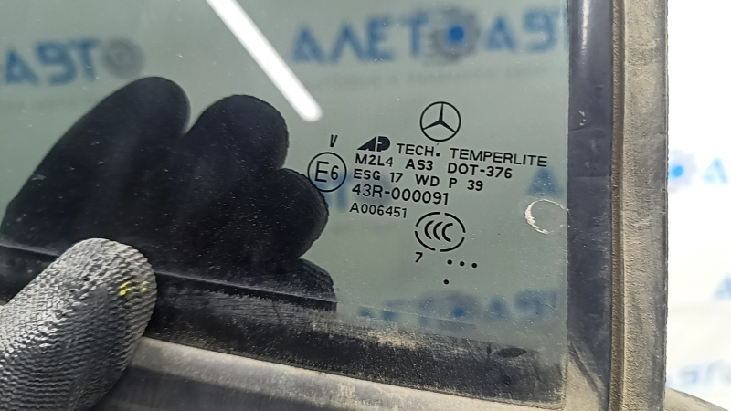 Door glass triangle rear right Mercedes X164 GL factory tinted, scratches