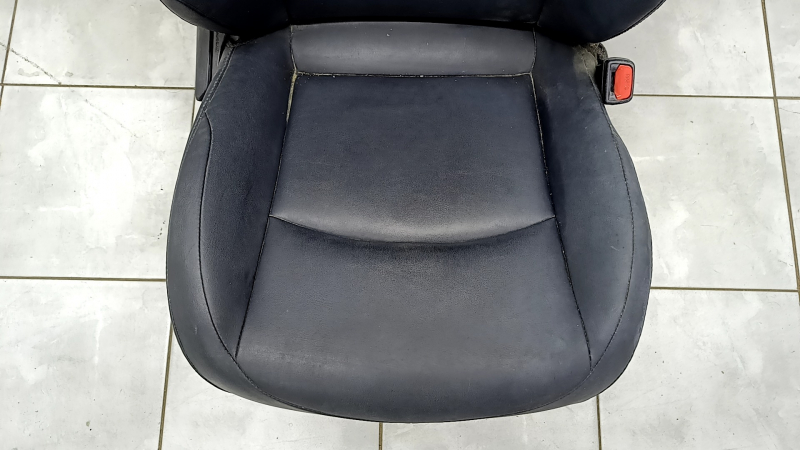 Passenger seat Toyota Prius 50 Prime 17-19 with airbag, mechanical, heated, black leather, for cleaning