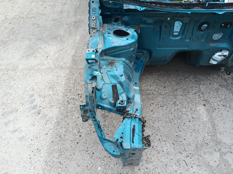 Front right quarter Toyota Prius 50 Prime 17-22 on the body, blue