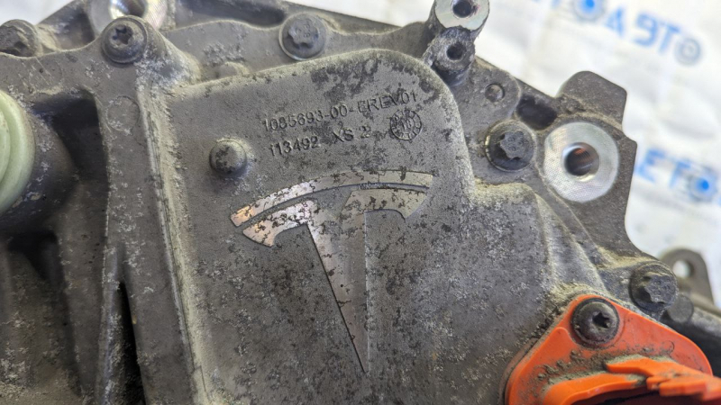 Electric motor rear Tesla Model 3 18-104k resistance 514 Mohm, torn silent block