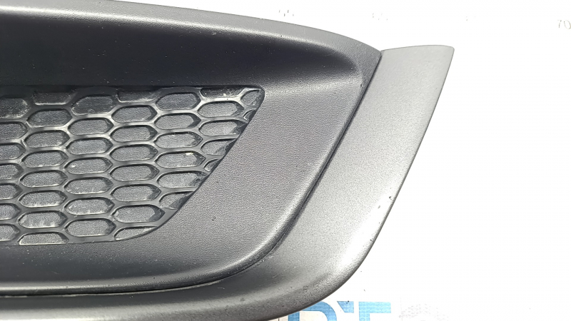 Right bumper grille Jeep Compass 17-21 Trailhawk with gray molding, under fog lights, sand
