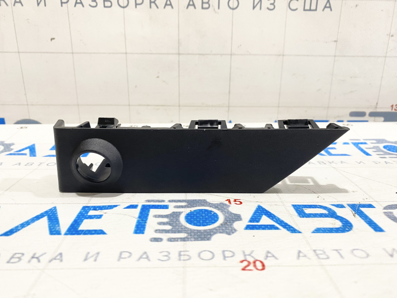 Parking sensor bracket on the lower grille of the front bumper, right Volvo XC90 16-19