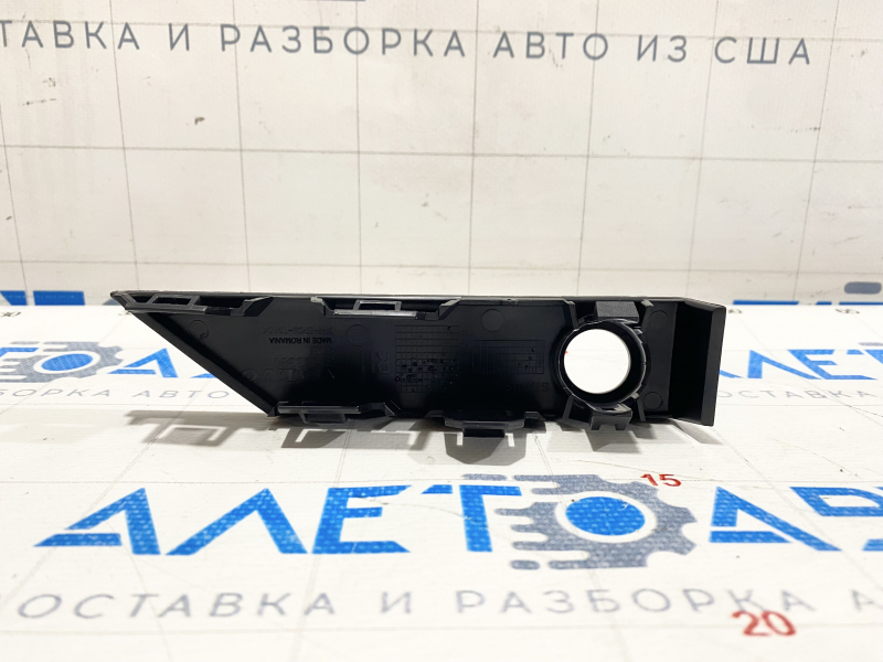Parking sensor bracket on the lower grille of the front bumper, right Volvo XC90 16-19