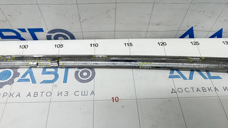 Molding rear bumper central Mercedes W213 E 17-20 chrome, Luxury, broken fasteners, dented