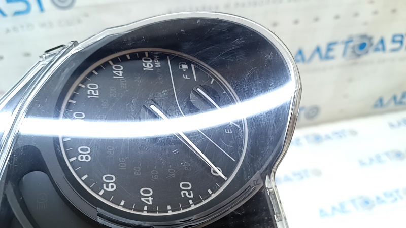 Instrument cluster Toyota Camry v70 18-20 LE\SE scratches, broken latch