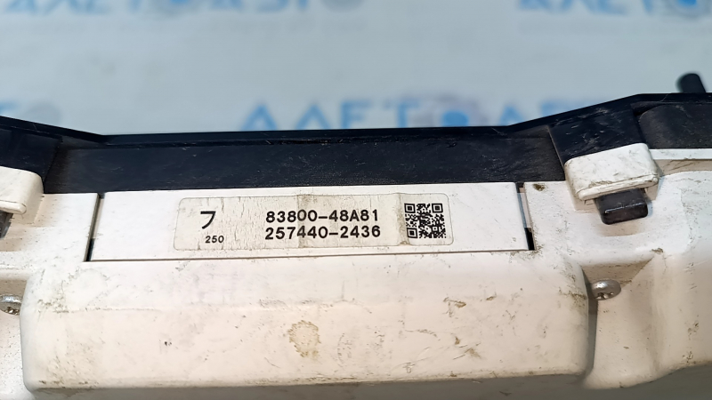 Instrument cluster Toyota Highlander 08-13 usa hybrid scratches, broken fasteners