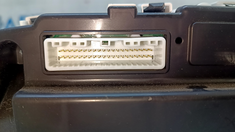 Toyota Prius V Instrument Cluster 12-17 usa miles, 109k scratches