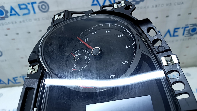 Instrument cluster VW Golf 15-15 87k housing defect, scratches