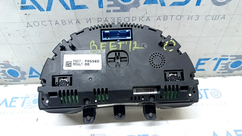Instrument cluster Turbo Boost VW Beetle 12-15 2.0T broken latch, broken mount, scratches