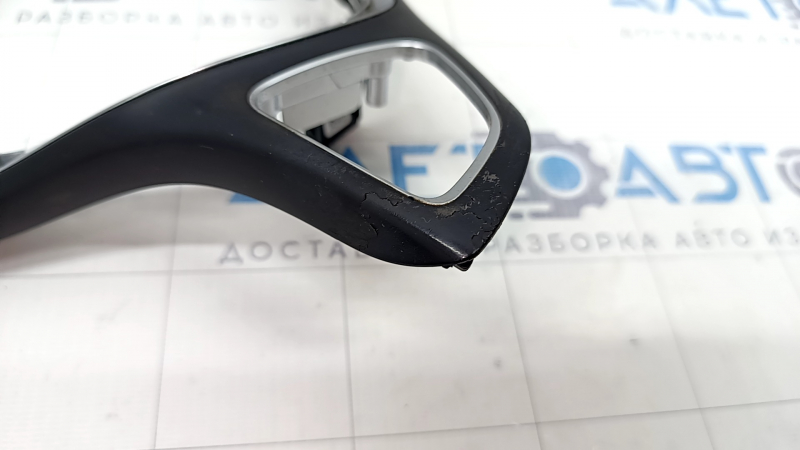 Mercedes C-class W205 15-18 steering wheel cover peeled off