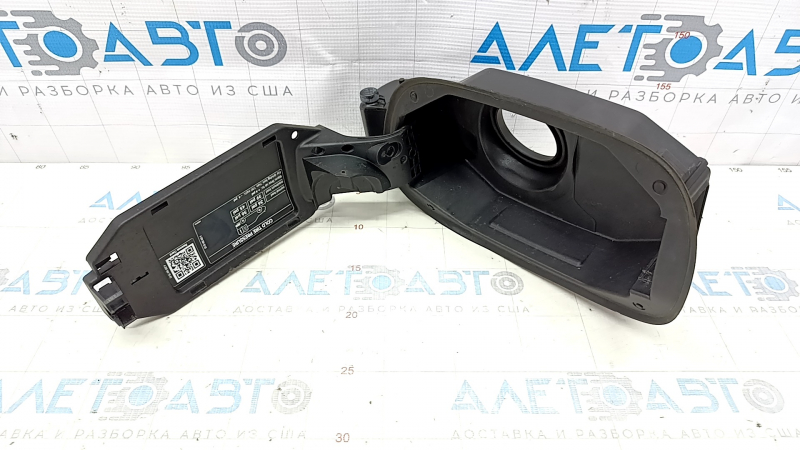 Mercedes C-class W205 15-21 fuel filler flap housing broken spout