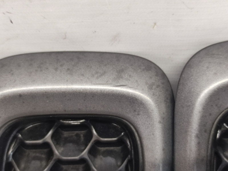 Radiator grill grill Jeep Cherokee KL 14-18 prerest, graphite, set of 7 pcs. Trailhawk, scratches on 6 and 7 grilles