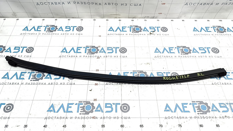 Glass seal inner rear left Nissan Rogue Sport 17-19