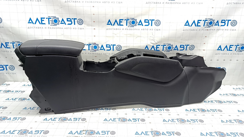 Console center armrest and cup holders Nissan Rogue Sport 17- leather black, scratches