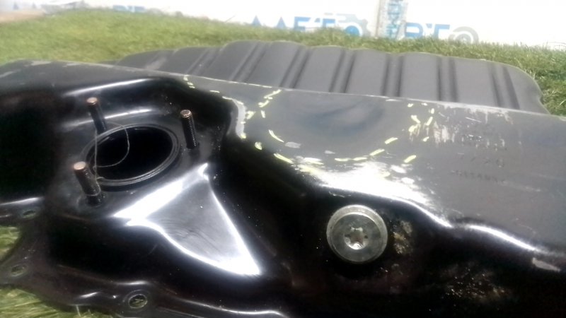 Oil pan VW Passat b8 16-19 USA 1.8 TFSI dents