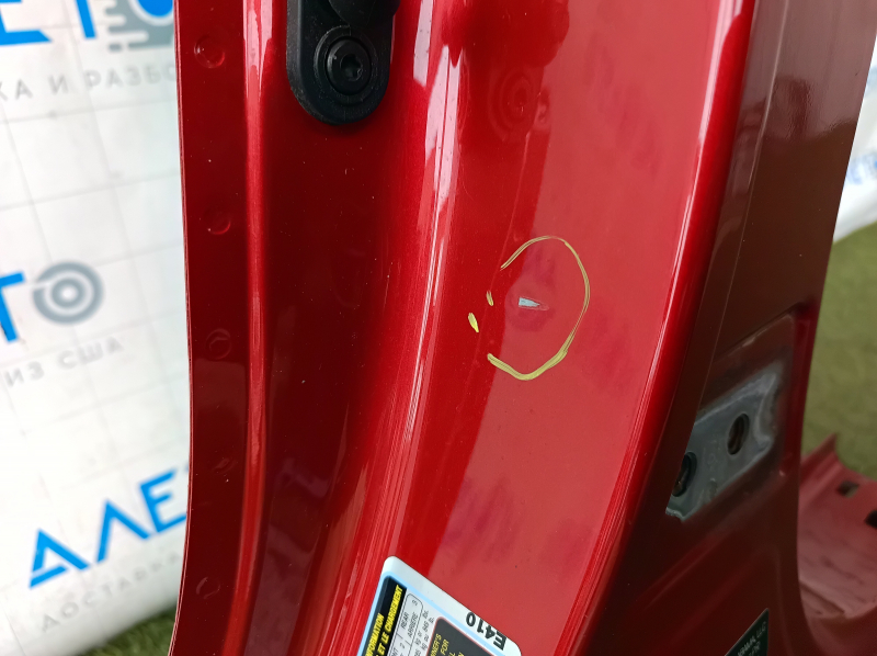 The central left body pillar of Hyundai Elantra AD 17-20 is sawn off, butts