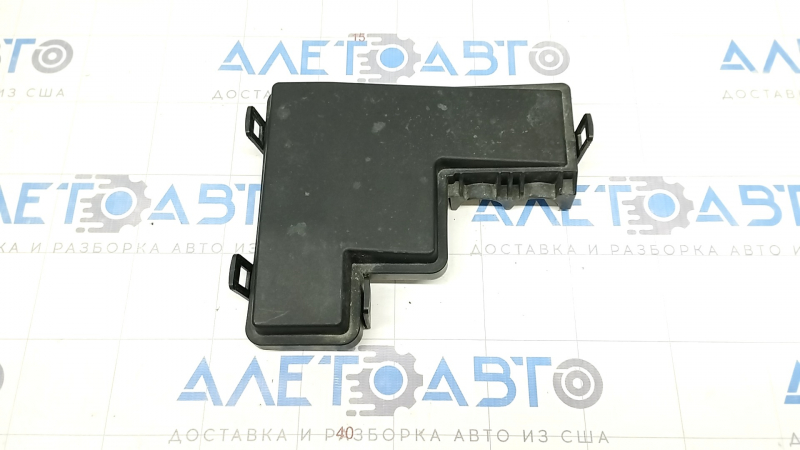 Nissan Rogue Sport 17-19 Underhood Fuse Box Cover Triangle