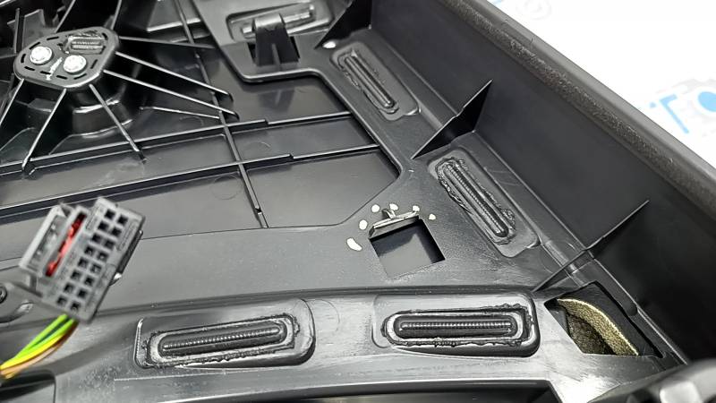 Door trim card rear right Audi A4 B9 17-19 black, black armrest, leather, wood insert, Bang and Olufsen, broken fastening, butt
