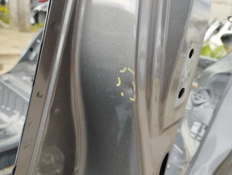 Body pillar central left Nissan Rogue Sport 17-19 on the body, bump