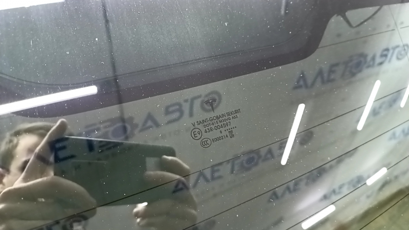 Trunk door bare with glass Tesla Model Y 20- white PPSW, with brake light, painted 0.3, scratches on glass