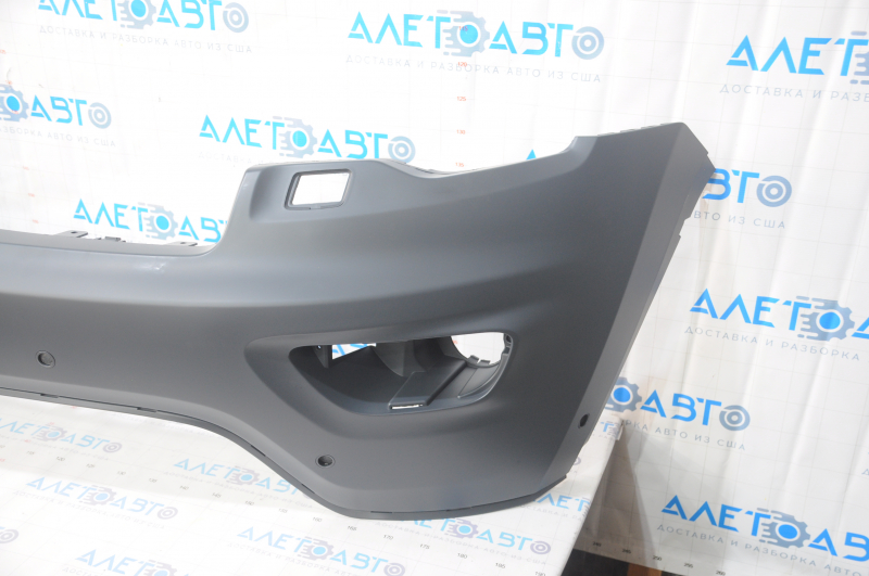 Front bumper bare top part under the trim Jeep Grand Cherokee WK2 17 - under the washer and parking sensors