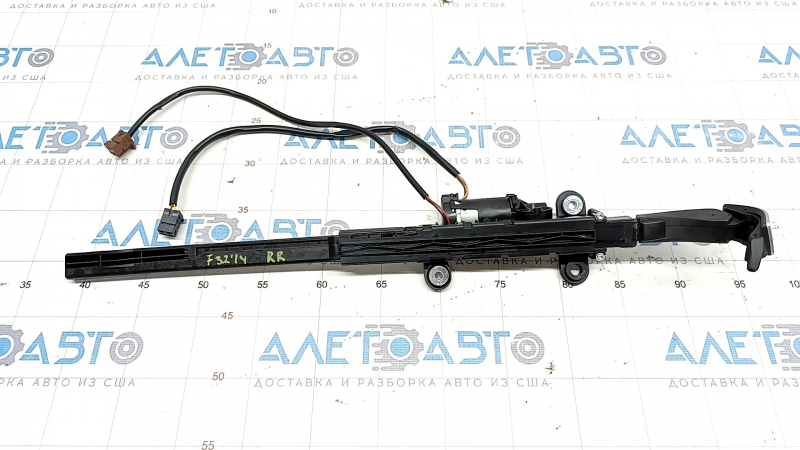 Seat belt closer front right BMW 4 F32 14-20 Coupe, broken