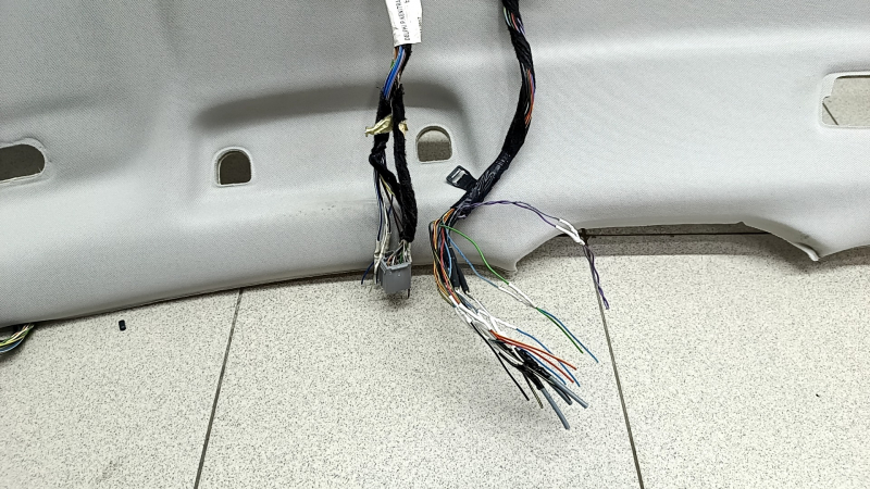 Volvo V90 17-22 usa headlining for panoramic, gray, needs cleaning, wiring cut, peeled off