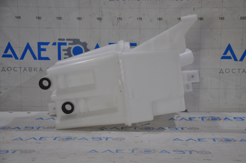 Nissan Rogue 14-16 Windscreen Washer Reservoir for 2 Motors, Without Neck