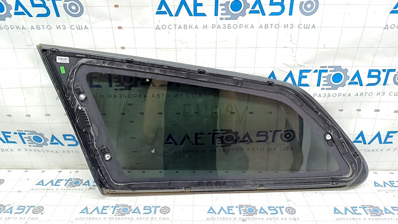 Window blind glass rear right Volvo V90 17-22 usa tinted with black molding