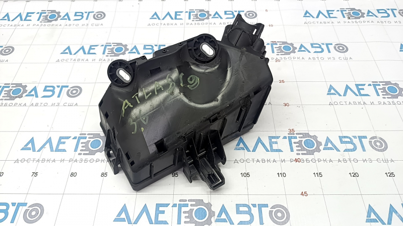 Underhood fuse box housing VW Atlas 18-23