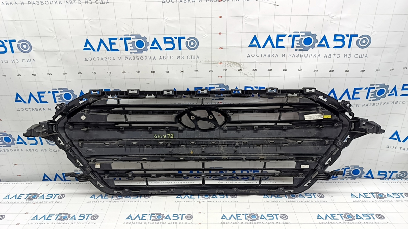 Radiator grill grill Hyundai Elantra AD 17-18 prerest, matte chrome, with emblem, scratches, sand, non-factory holes