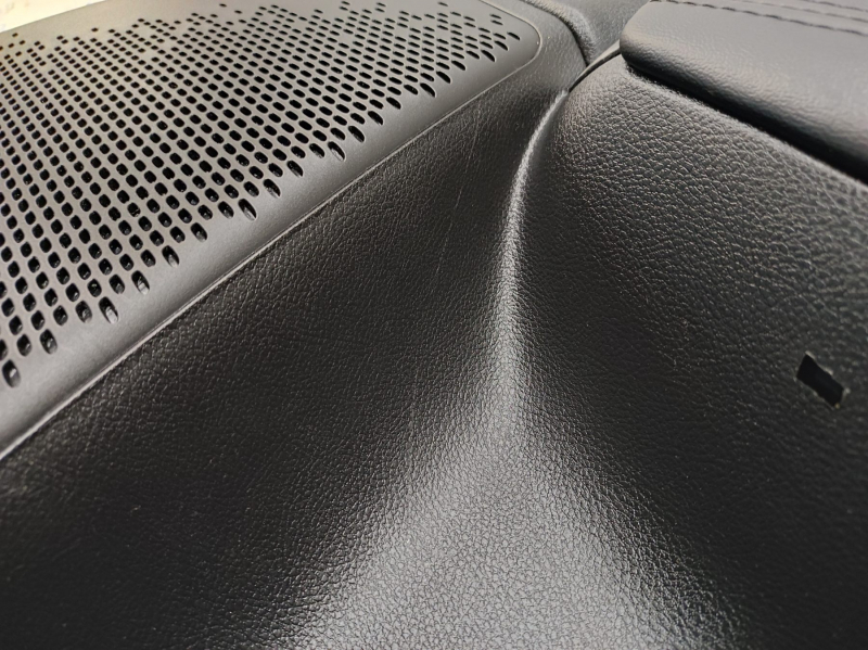 Door trim card front right Dodge Journey 11- black with black insert leather, armrest leather, black stitching, scratch