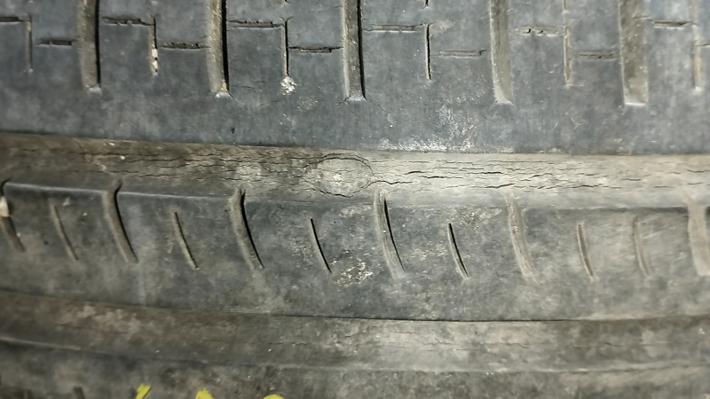 Tire R19 235/50 Pirelli Scorpion Verde 2017 all-season 4.5mm, cracked