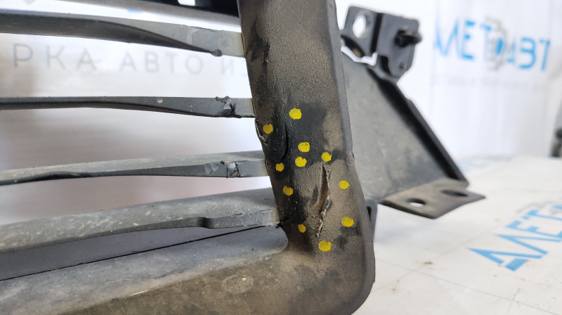 Tesla Model X 16-21 front bumper lower grille grille tears, seal sawed off,