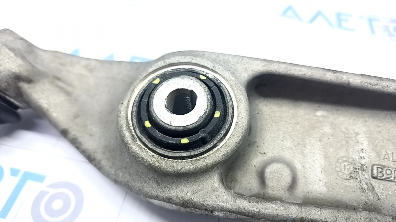 Lower control arm front right Alfa Romeo Stelvio 18-19 rear, cracked silent blocks