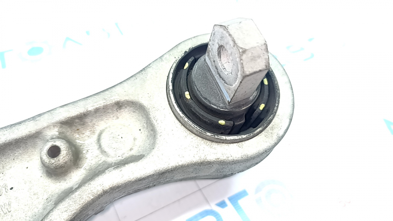 Lower control arm front right Alfa Romeo Stelvio 18-19 rear, cracked silent blocks