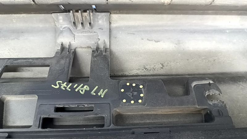 Left threshold Alfa Romeo Stelvio 18-19 structure, broken fasteners, scratches, abrasions