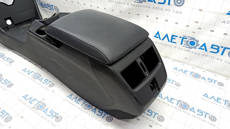 Console center armrest and cup holders Honda Clarity 18-21 usa black, scratches, for cleaning