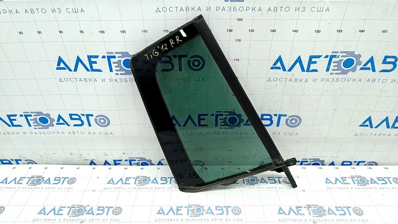 Door glass triangle rear right VW Tiguan 09-17 tinted, broken fasteners